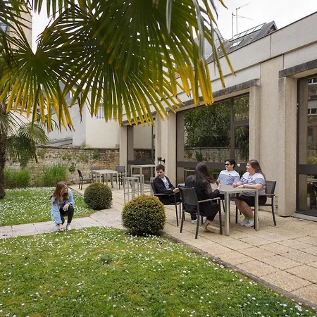 Ibis Centre 3*