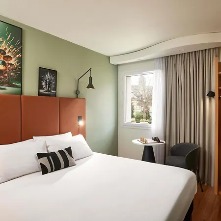 Ibis Port De Plaisance Caen