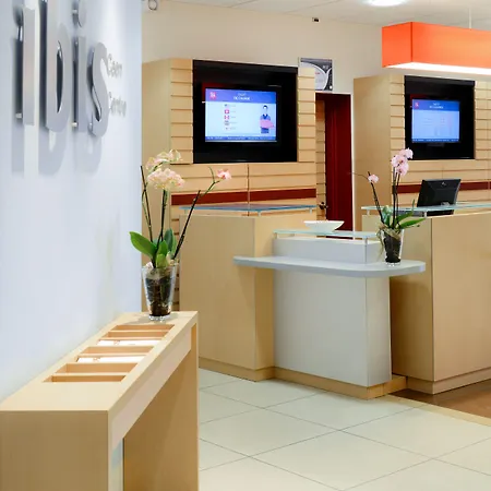 Ibis Port De Plaisance Hotel Caen