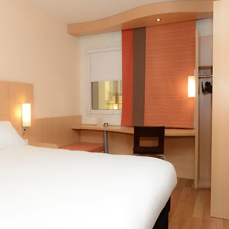 Hotel Ibis Centre 3*