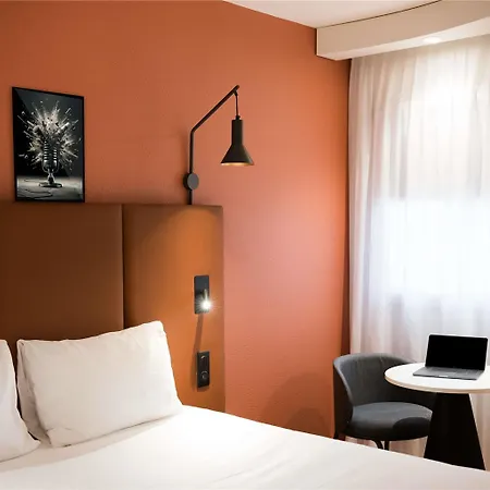 Hotel Ibis Port De Plaisance