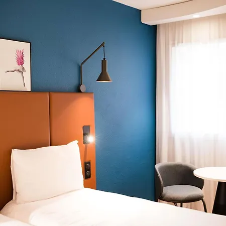 酒店 Ibis Centre 3*