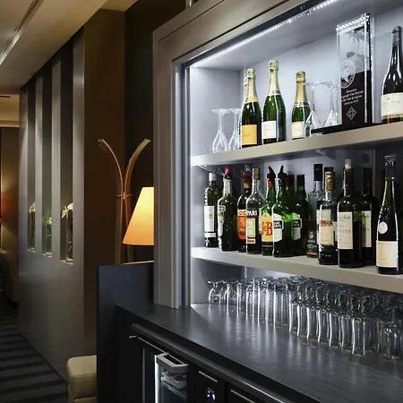 酒店 Ibis Centre 3*