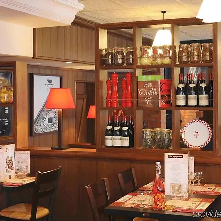 Ibis Port De Plaisance 3* קאין