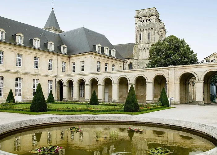 Ibis Centre Hotel 3*